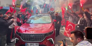 Bakan Varank, İnegöl Gençlik Merkezi’nin açılış törenine Togg ile geldi