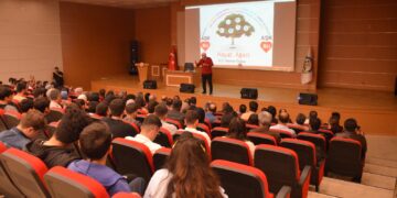 Başarı hikayesini Muş’lu gençlerle paylaşan Ataman Özbay kimdir?