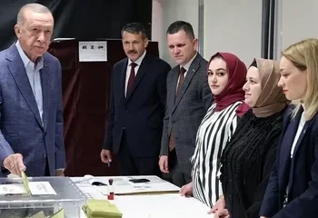 Başkan Erdoğan: Sonuçlar resmi olarak neticelenene kadar sandıkları terk etmeyin