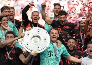 Borussia Dortmund şampiyonluğu son maçta Bayern Münih’e kaptırdı