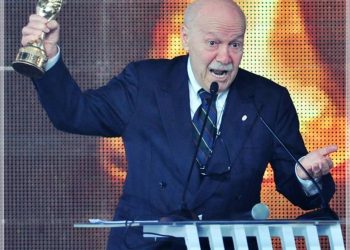 Duygu Sağıroğlu Son Yolculuğuna Uğurlandı! Yeşilçam’ın Emekçileri Cenazedeydi!