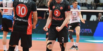 Efeler liginde şampiyon Ziraat Bankkart