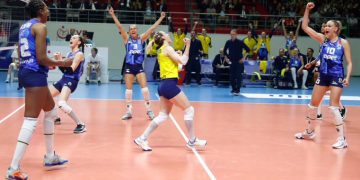 Fenerbahçe Opet avantajı kaptı