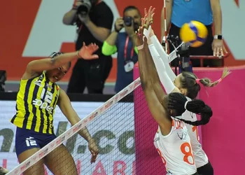 Fenerbahçe Opet, Eczacıbaşı Dynavit’i mağlup etti