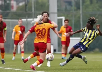 Fenerbahçe Petrol Ofisi, Galatasaray’ı yenerek finale yükseldi