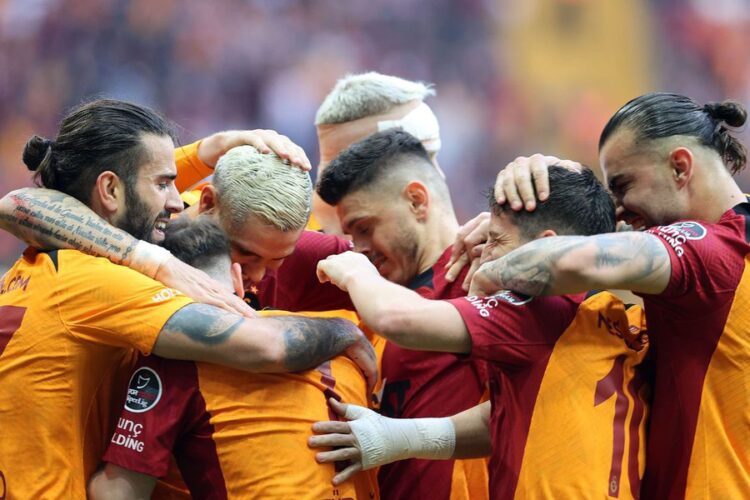 galatasaray sampiyonluga kosuyor habermeydan
