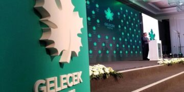 Gelecek Partisi’nde 11 üye istifa etti