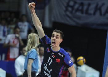 Halkbank seriyi beşinci maça taşıdı!