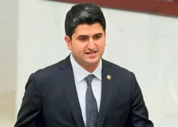 Kılıçdaroğlu, Onursal Adıgüzel’i görevden aldı