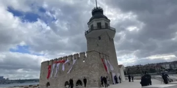 Bakan Ersoy’dan müjde: Kız Kulesi Mayıs sonuna kadar ücretsiz ziyarete açık!