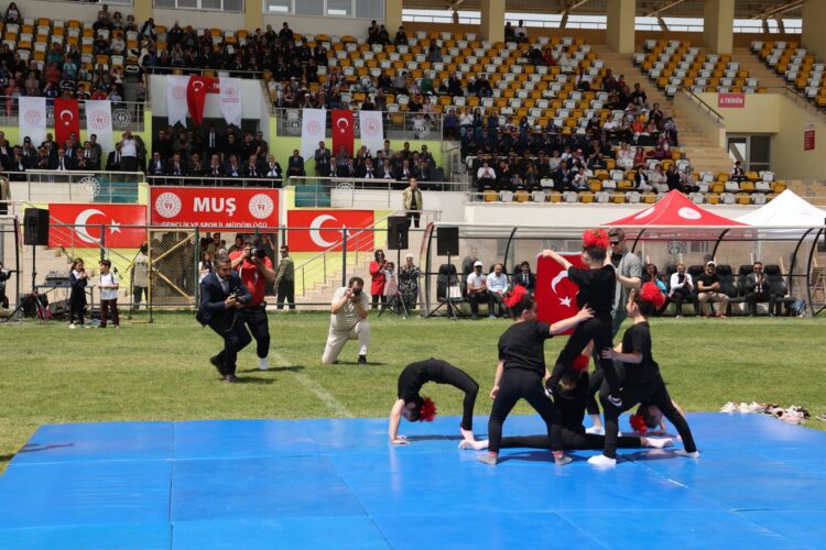 mus ta 19mayis coskuyla kutlandi habermeydan 1