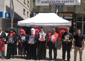 Muş’ta aileler eylemlerine devam etti