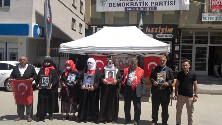mus ta aileler eylemlerine devam etti habermeydan