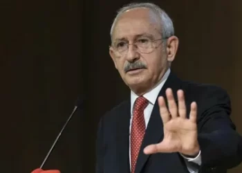 Kemal Kılıçdaroğlu’nun seçim otobüsüne Sakarya’da taşlı saldırı