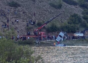 Sinop’ta Gölete düşen otomobilde sıkışan genç hayatını kaybetti