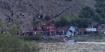 Sinop’ta Gölete düşen otomobilde sıkışan genç hayatını kaybetti