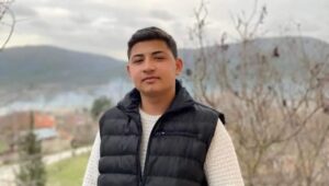sinop ta golete dusen otomobilde sikisan genc hayatini kaybetti1 habermeydan 1