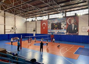 Sinop'ta voleybol küçükler kız-erkek grup müsabakaları başladı Sinop’ta voleybol küçükler kız-erkek grup müsabakaları başladı