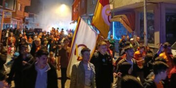 Sinop Türkeli’de Galatasaray’lılar şampiyonluğu kutladı