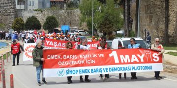 Sinop’ta 1 Mayıs İşçi ve Emekçiler Bayramı coşkuyla kutlandı