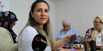 Sinop’ta depremzede kadınlar el işi deri eşyalar üretiyor