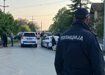 Sırbistan'da silahlı saldırıda 10 kişi hayatını kaybetti, 15 kişi yaralandı Sırbistan’da silahlı saldırıda 10 kişi hayatını kaybetti, 15 kişi yaralandı