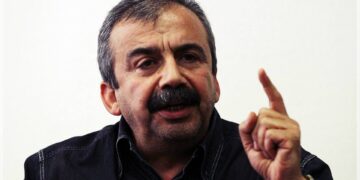 Sırrı Süreyya Önder Kimdir? Seçimde Meclise Girebildi Mi?