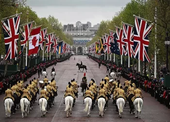 Kral Charles İngiltere’de taç giyme töreniyle tahta çıkıyor!