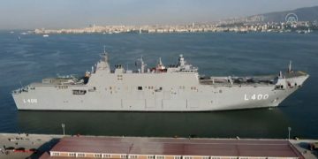TCG Anadolu İzmir’e vardı