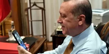 Cumhurbaşkanı depremzede ailenin bayramını kutladı