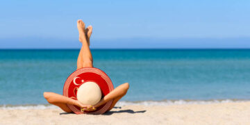 Antalya sezona rekorla başladı! Hava yoluyla gelen turist sayısı 3 milyonu geçti