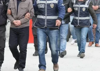 İzmir’de uyuşturucu ticareti yapan 45 kişi gözaltına alındı