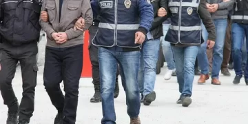 İzmir’de uyuşturucu ticareti yapan 45 kişi gözaltına alındı