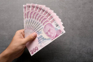 Ogrencilere bayram harcligi2 habermeydan