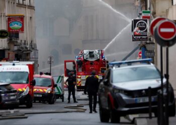 Paris’te şiddetli doğal gaz patlaması