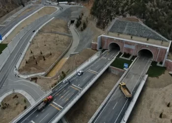 Bakan Uraloğlu: Zigana Tüneli’nden 1,5 ayda 251 bin 100 aracın geçiş yaptı