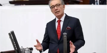 İyi Parti’nin kurucusu Ahat Andican, parti üyeliğinden istifa etti