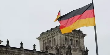 Almanya’da göç yasasında tarihi bir adım: Turist vizesiyle iş bulanlar artık kalabilecek