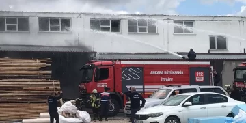 Ankara’daki mobilya fabrikasında korkutan yangın