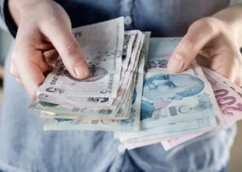 AK Parti, asgari ücret, memur maaşı ve emekli maaşı konusunda açıklama yaptı