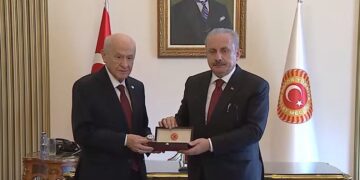MHP lideri Bahçeli, TBMM’de görevi Şentop’tan devraldı