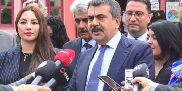 Bakan Tekin açıkladı: Öğretmenler Günü’nü 1 gün olmaktan çıkarıyoruz
