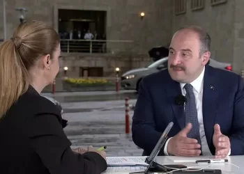 Bakan Varank, Kabine’de değişikliklerin olacağını duyurdu