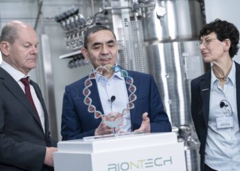 BioNTech, Covid-19 aşısının yan etkileri nedeniyle yargılanacak