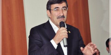 Cevdet Yılmaz Kimdir? Geçmişte Hangi Görevlerde Bulundu?