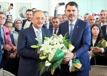 Çevre Bakanlığı’nda devir teslim: Özhaseki, Kurum’un görevini devralarak yeni görevine başladı