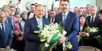 Çevre Bakanlığı’nda devir teslim: Özhaseki, Kurum’un görevini devralarak yeni görevine başladı