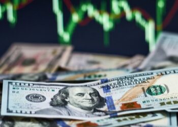 Yıl sonuna ilişkin dolar kuru beklentisi açıklandı