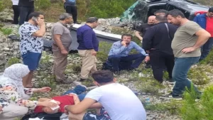 eski ekonomi bakani nihat zeybekci trafik kazasi gecirdi1 habermeydan