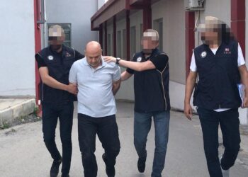FETÖ’den hapis cezasıyla aranan eski polis tutuklandı